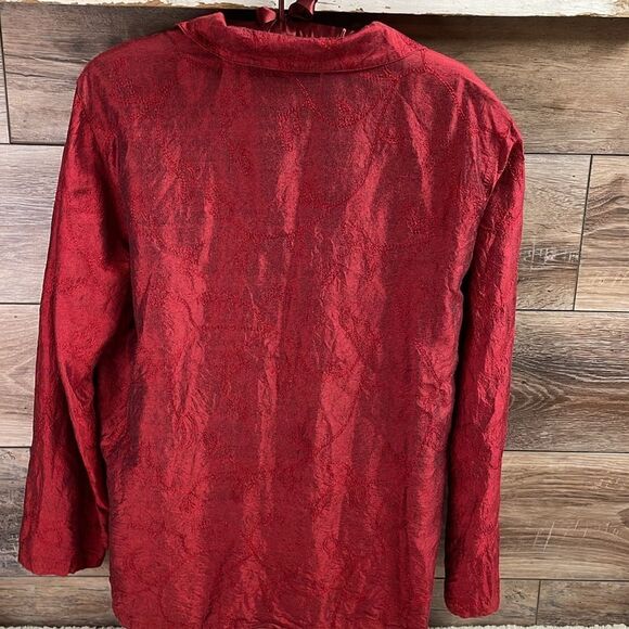 Jaclyn Smith Classic Button Up Long Sleeve Blouse, Ladies Medium, Burgundy Red - Picture 4 of 7